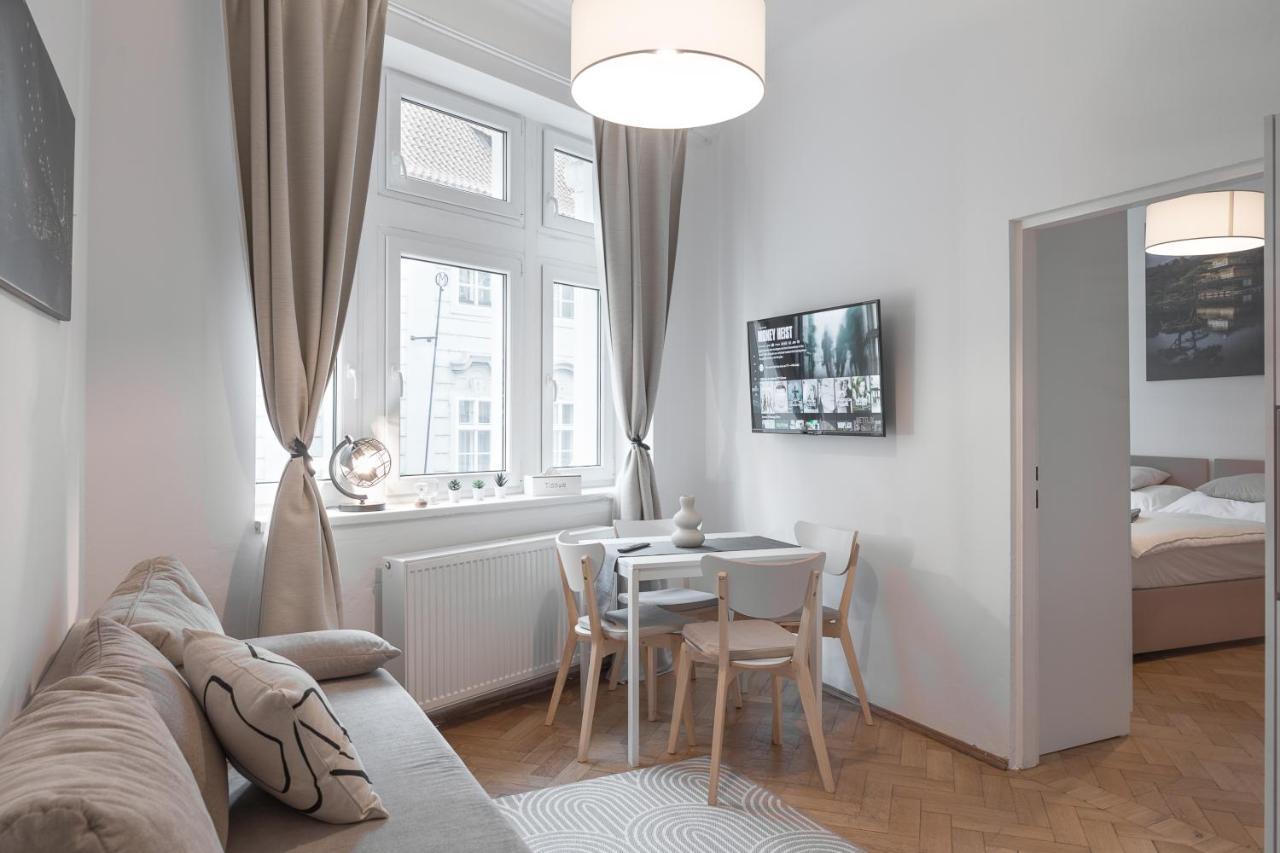 Skolska Junior Apartment Prague Exterior photo